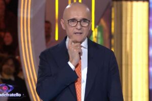 Alfonso Signorini negli studi del Gf