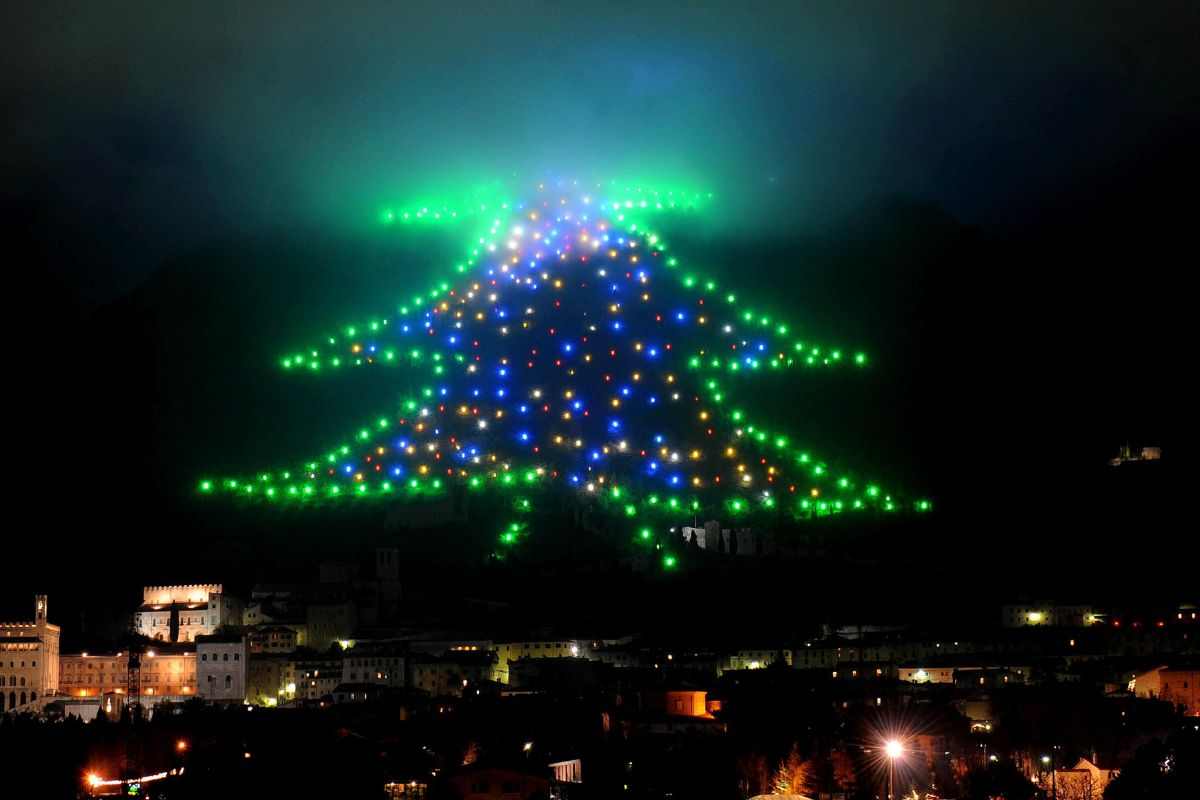 Gubbio albero di Natale più grande del mondo